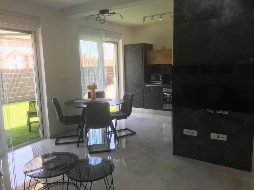 Hedonist-Luxury 2 Bedroom Apartment With Private Hot Tub, Garden And Free Parking Τρογκίρ Εξωτερικό φωτογραφία