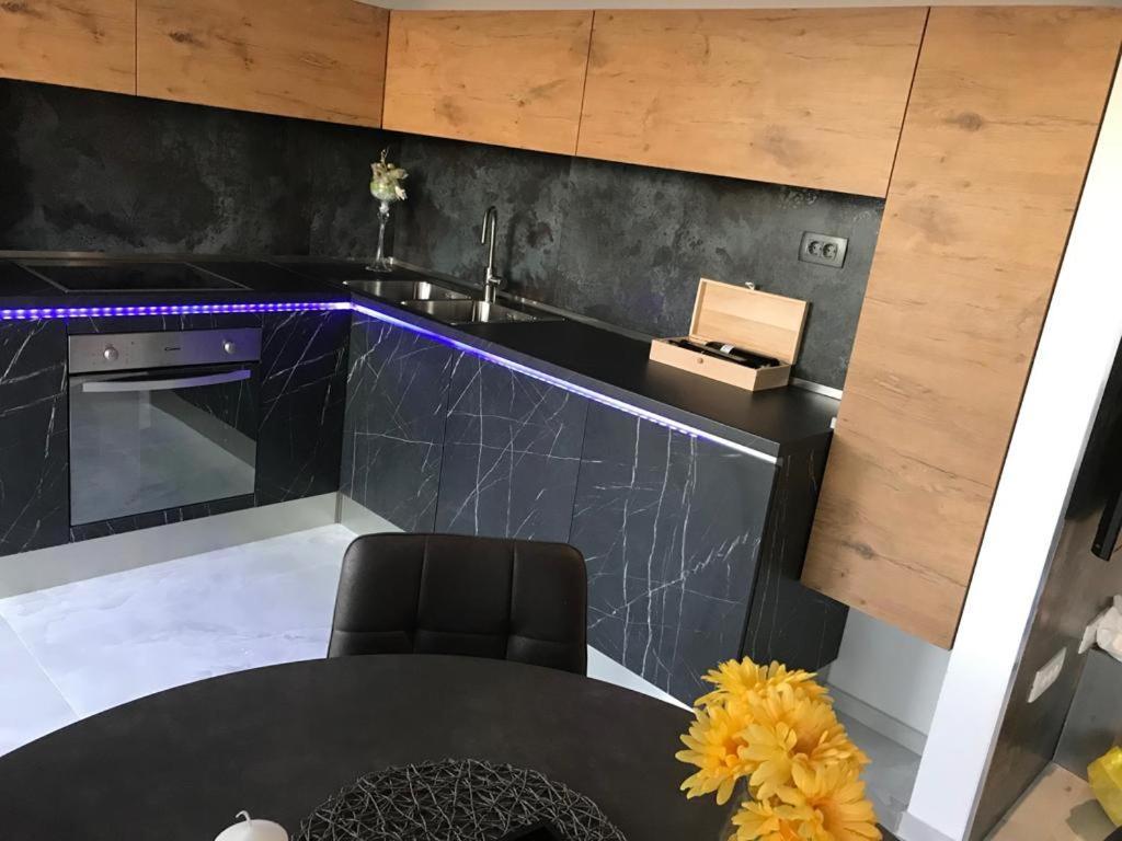 Hedonist-Luxury 2 Bedroom Apartment With Private Hot Tub, Garden And Free Parking Τρογκίρ Εξωτερικό φωτογραφία