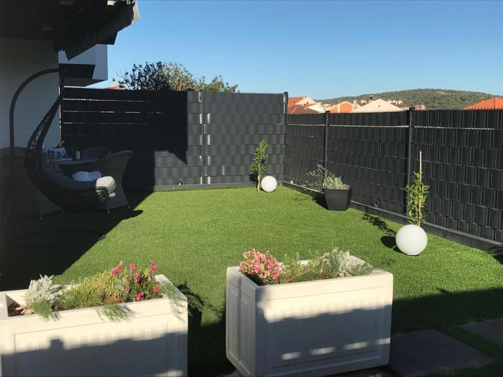 Hedonist-Luxury 2 Bedroom Apartment With Private Hot Tub, Garden And Free Parking Τρογκίρ Εξωτερικό φωτογραφία