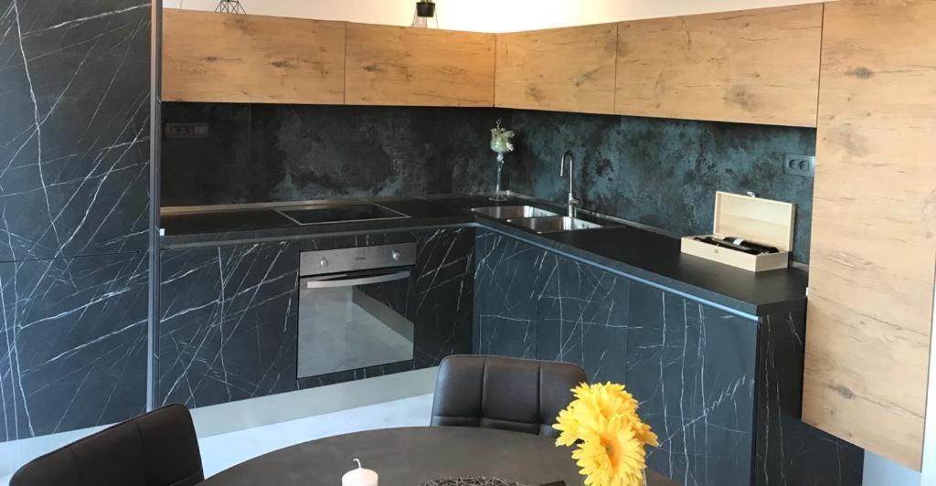 Hedonist-Luxury 2 Bedroom Apartment With Private Hot Tub, Garden And Free Parking Τρογκίρ Εξωτερικό φωτογραφία