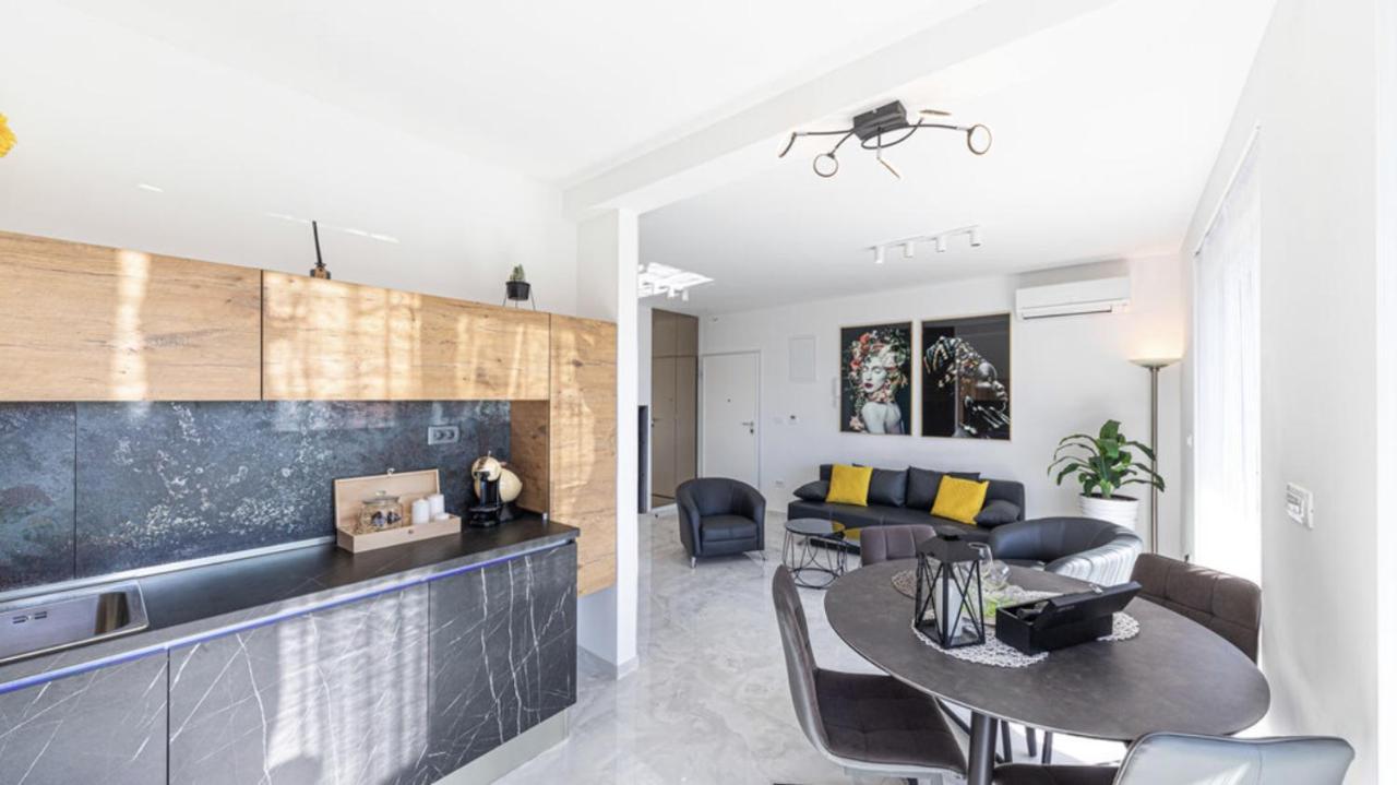 Hedonist-Luxury 2 Bedroom Apartment With Private Hot Tub, Garden And Free Parking Τρογκίρ Εξωτερικό φωτογραφία