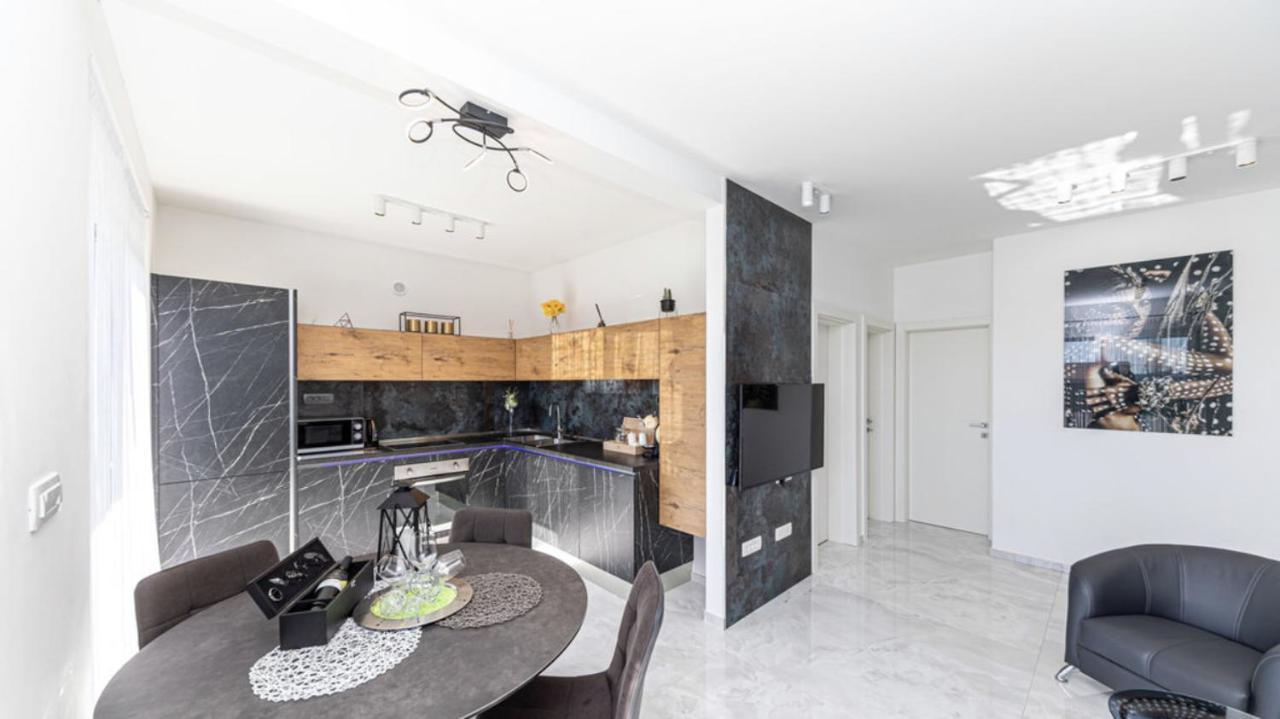 Hedonist-Luxury 2 Bedroom Apartment With Private Hot Tub, Garden And Free Parking Τρογκίρ Εξωτερικό φωτογραφία