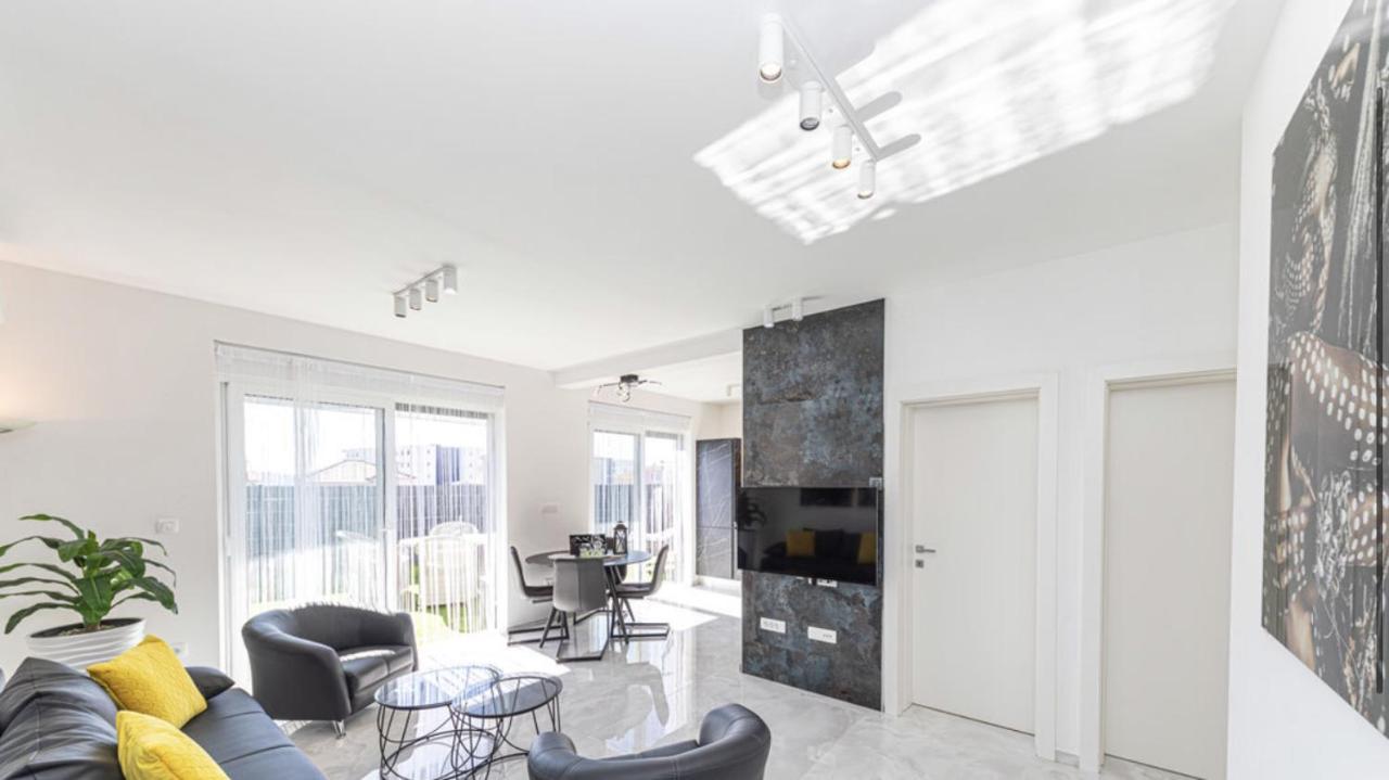 Hedonist-Luxury 2 Bedroom Apartment With Private Hot Tub, Garden And Free Parking Τρογκίρ Εξωτερικό φωτογραφία