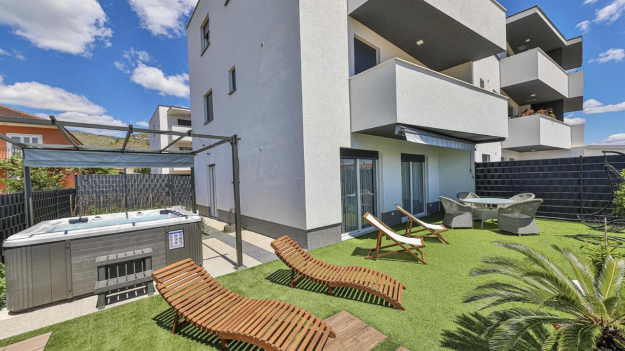 Hedonist-Luxury 2 Bedroom Apartment With Private Hot Tub, Garden And Free Parking Τρογκίρ Εξωτερικό φωτογραφία