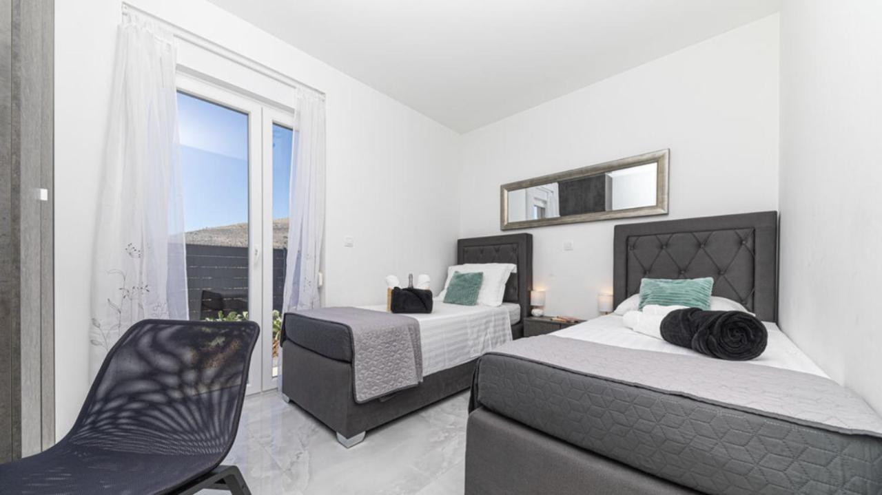 Hedonist-Luxury 2 Bedroom Apartment With Private Hot Tub, Garden And Free Parking Τρογκίρ Εξωτερικό φωτογραφία